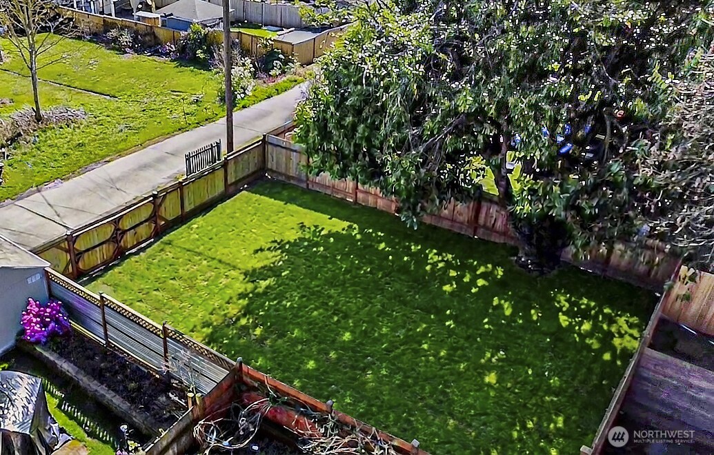 909 S Ainsworth Avenue , Tacoma, WA 98405