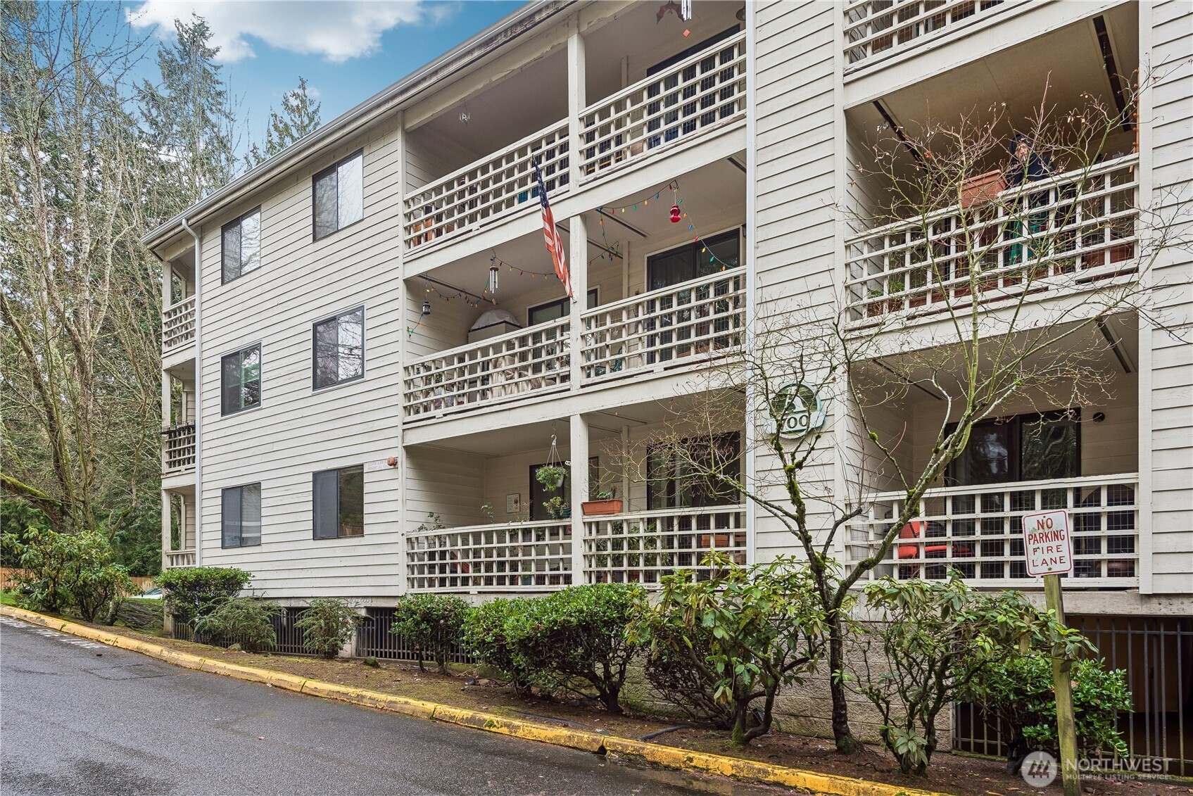 700 N 160th Street #A110, Shoreline, WA 98133