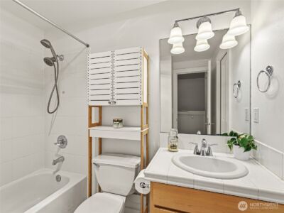 301 W Raye Street #201, Seattle, WA 98119 - Photo 19