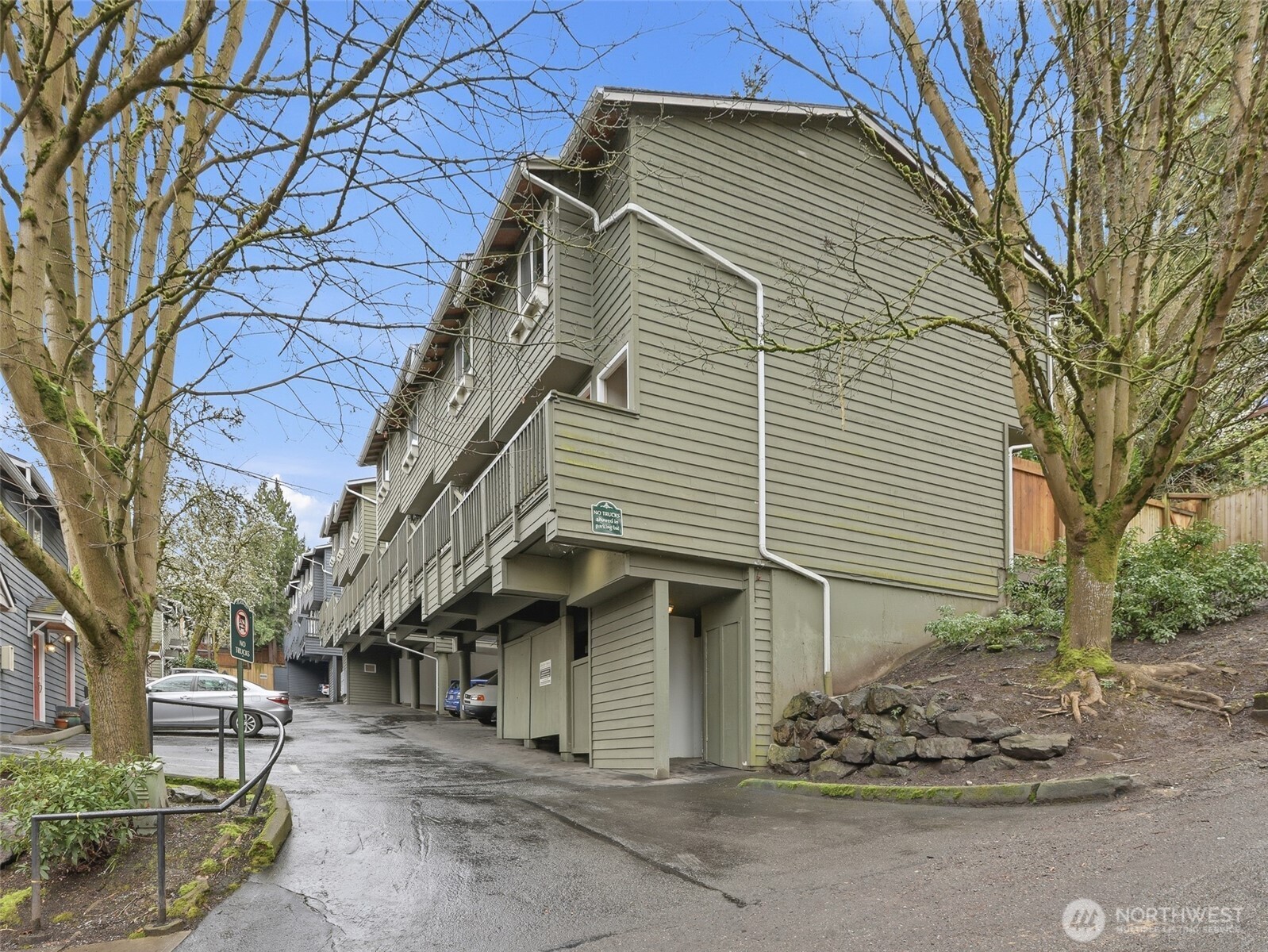 301 W Raye Street #201, Seattle, WA 98119
