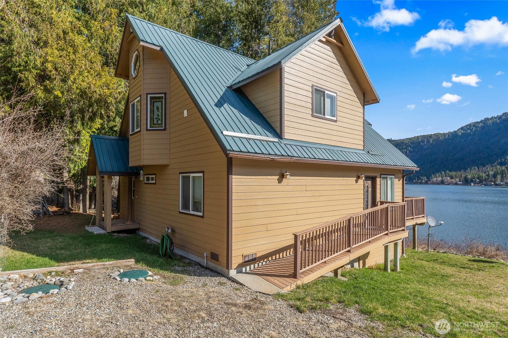 2876 Deep Lake South Shore Road , Colville, WA 99114