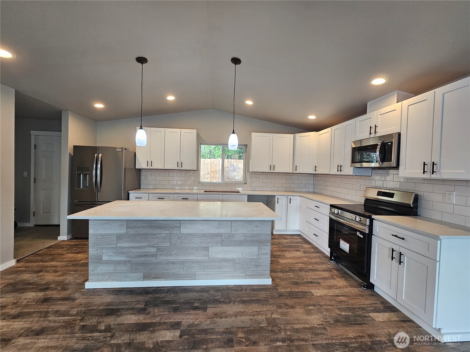 16 Pebble Creek Court , Elma, WA 98541