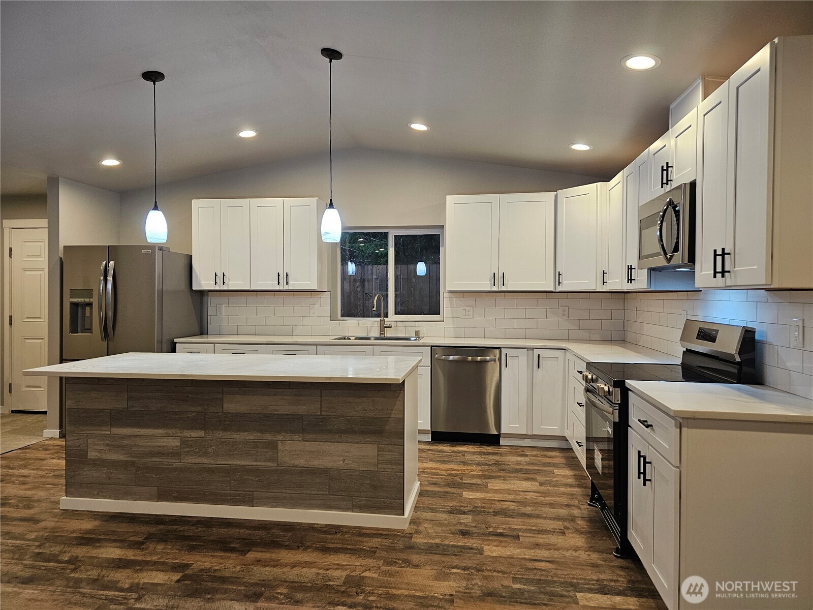 16 Pebble Creek Court , Elma, WA 98541