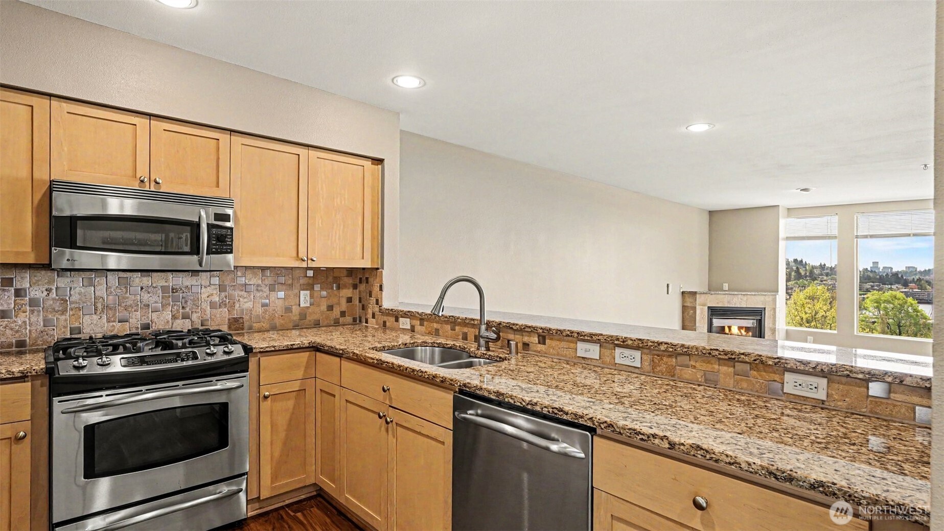 220 1st Street #402, Kirkland, WA 98033