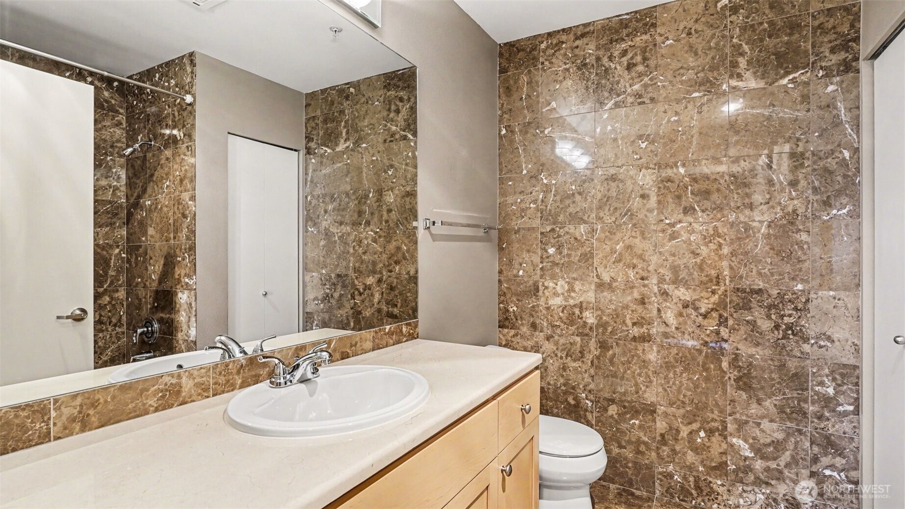 220 1st Street #402, Kirkland, WA 98033