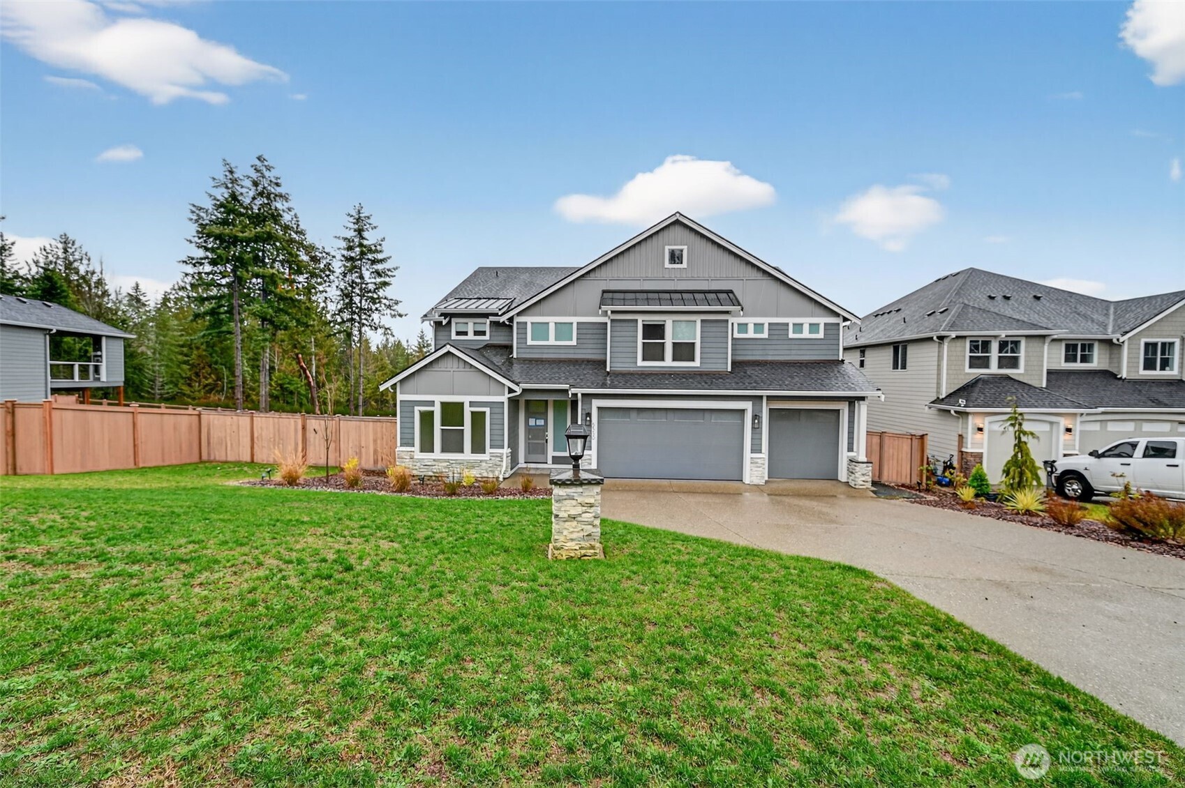 5550 NW Bonfire Court , Bremerton, WA 98312-2155