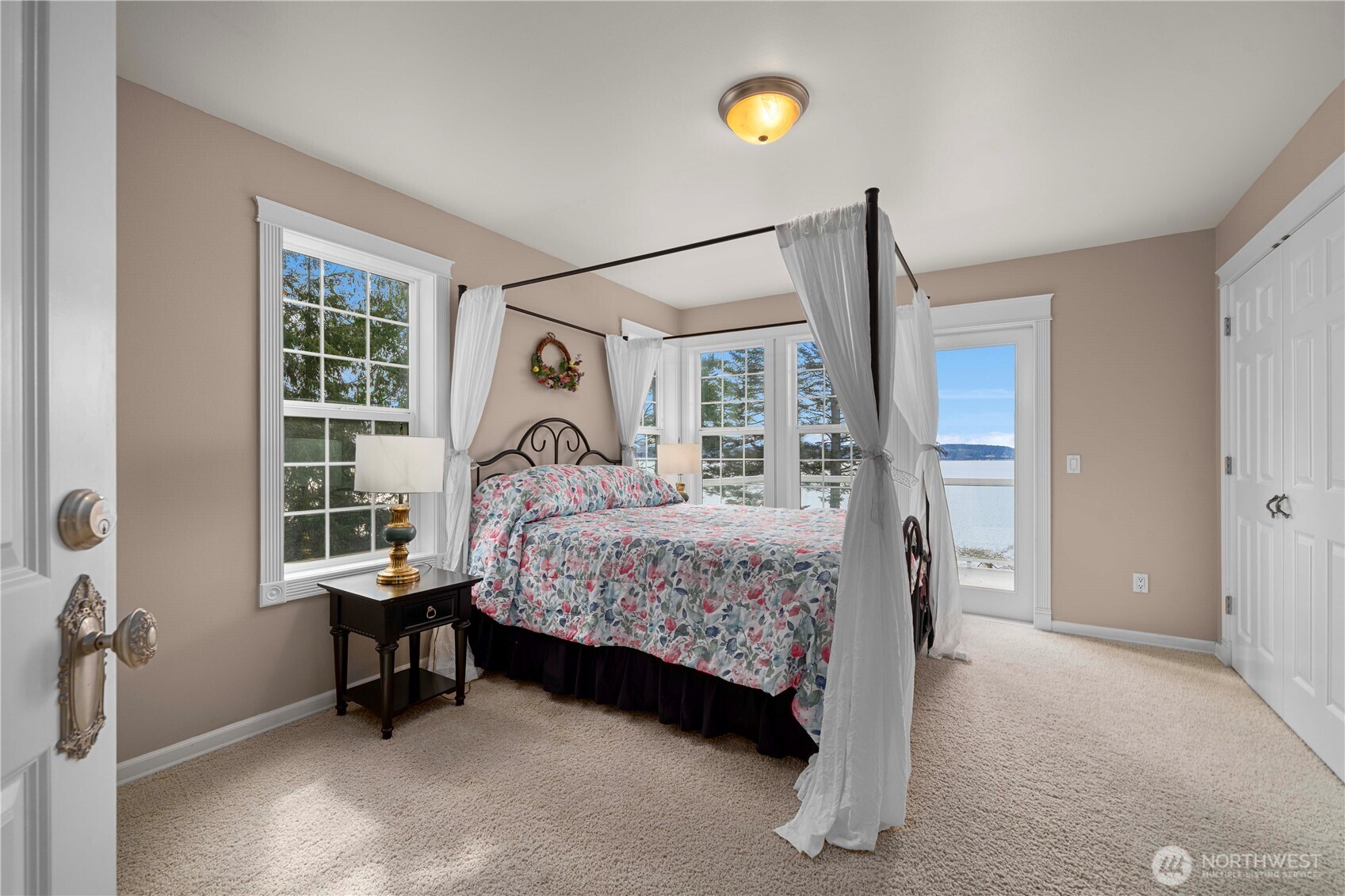 4200 S Camano Drive , Camano Island, WA 98282