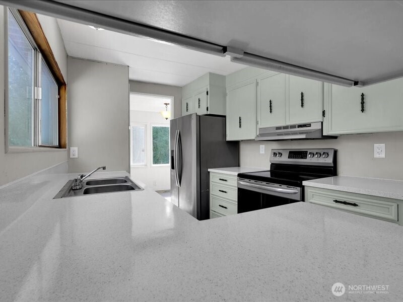 15430 SE 116th Street , Renton, WA 98059