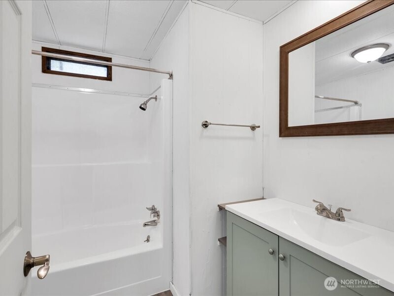 15430 SE 116th Street , Renton, WA 98059