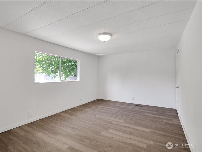 15430 SE 116th Street , Renton, WA 98059