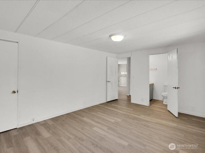 15430 SE 116th Street , Renton, WA 98059