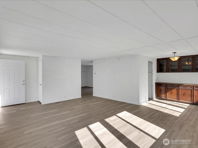 15430 SE 116th Street , Renton, WA 98059