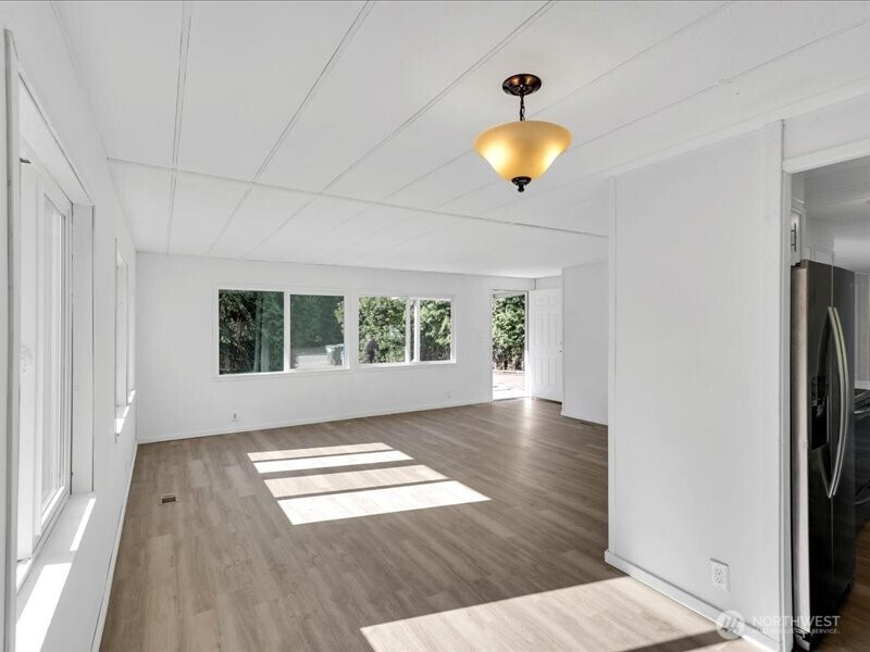 15430 SE 116th Street , Renton, WA 98059