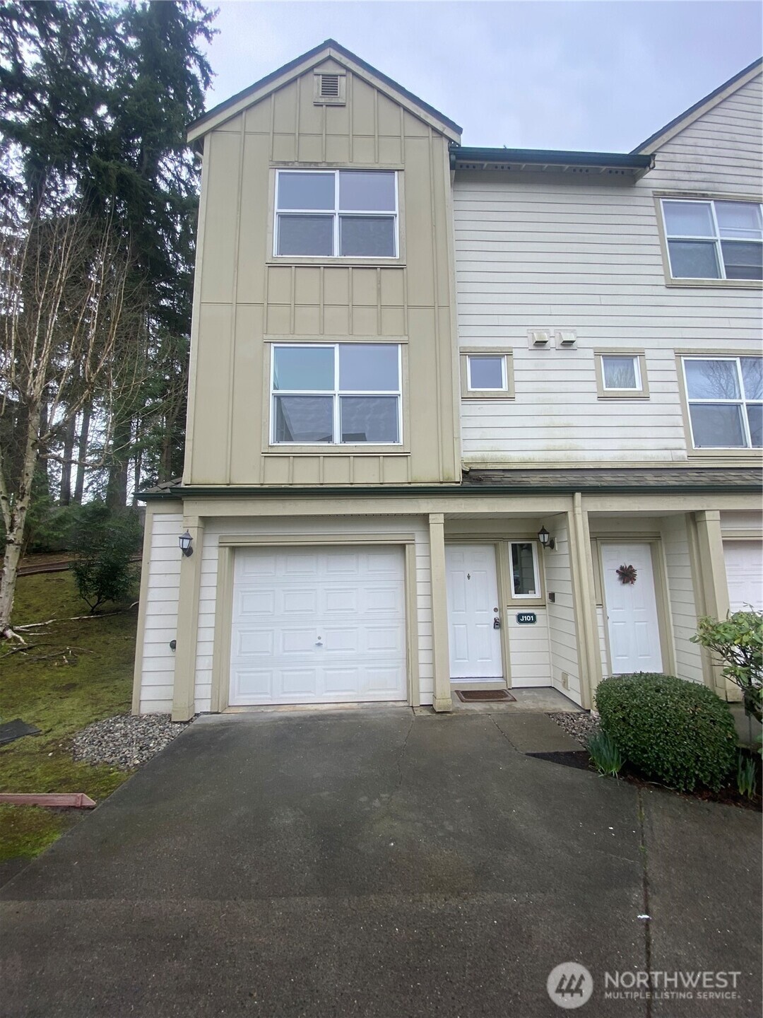 1600 121st Street SE #J101, Everett, WA 98208