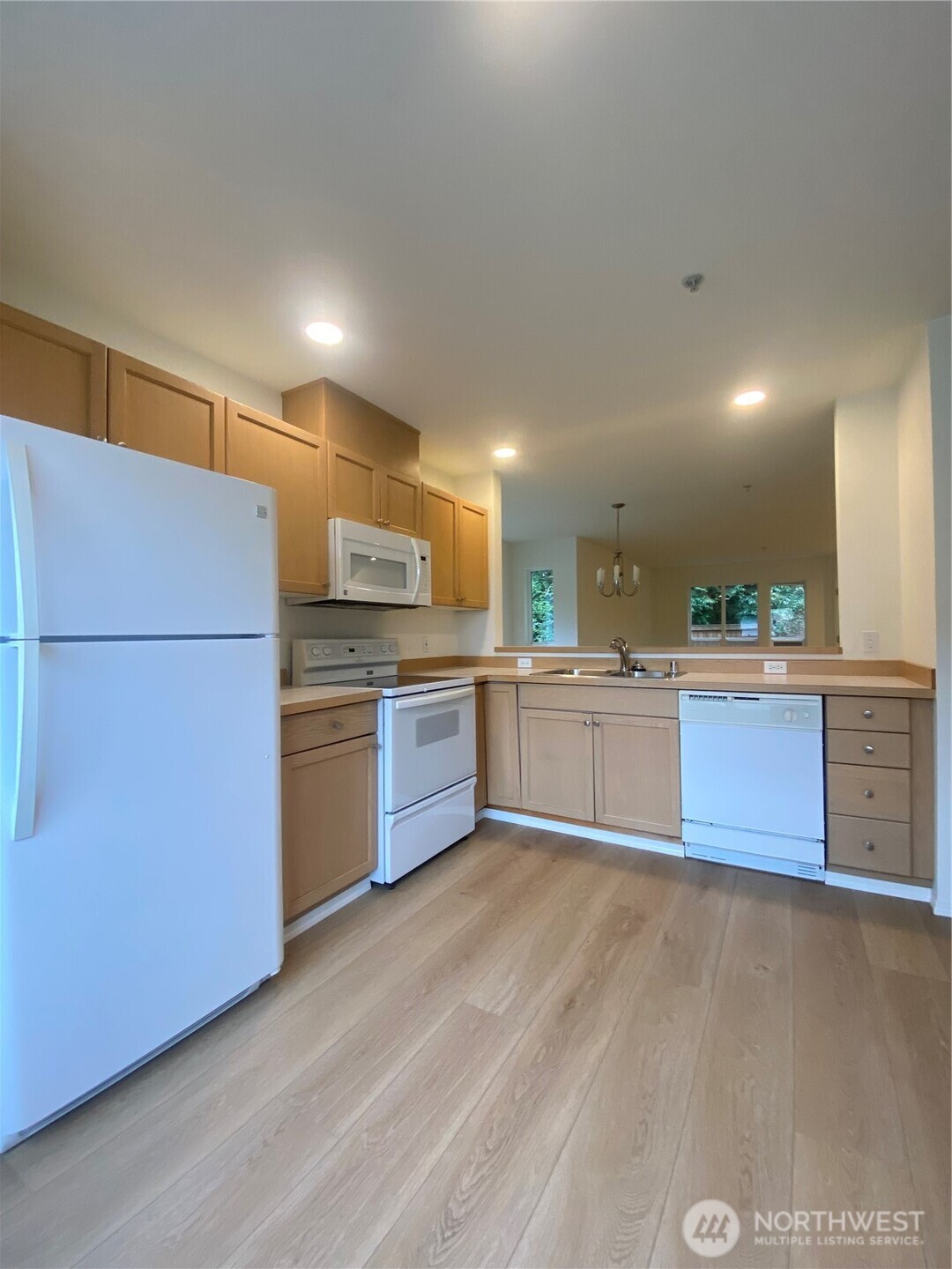 1600 121st Street SE #J101, Everett, WA 98208