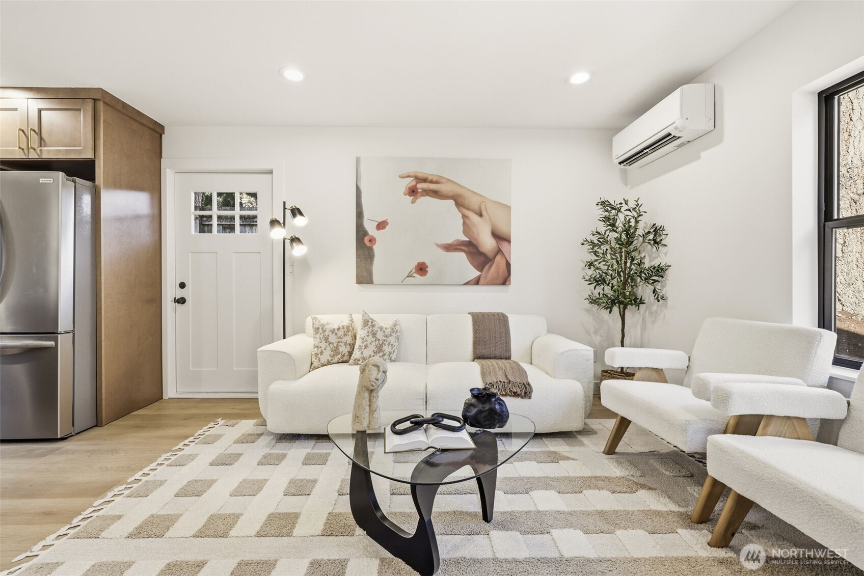 526 N 100th Street , Seattle, WA 98133