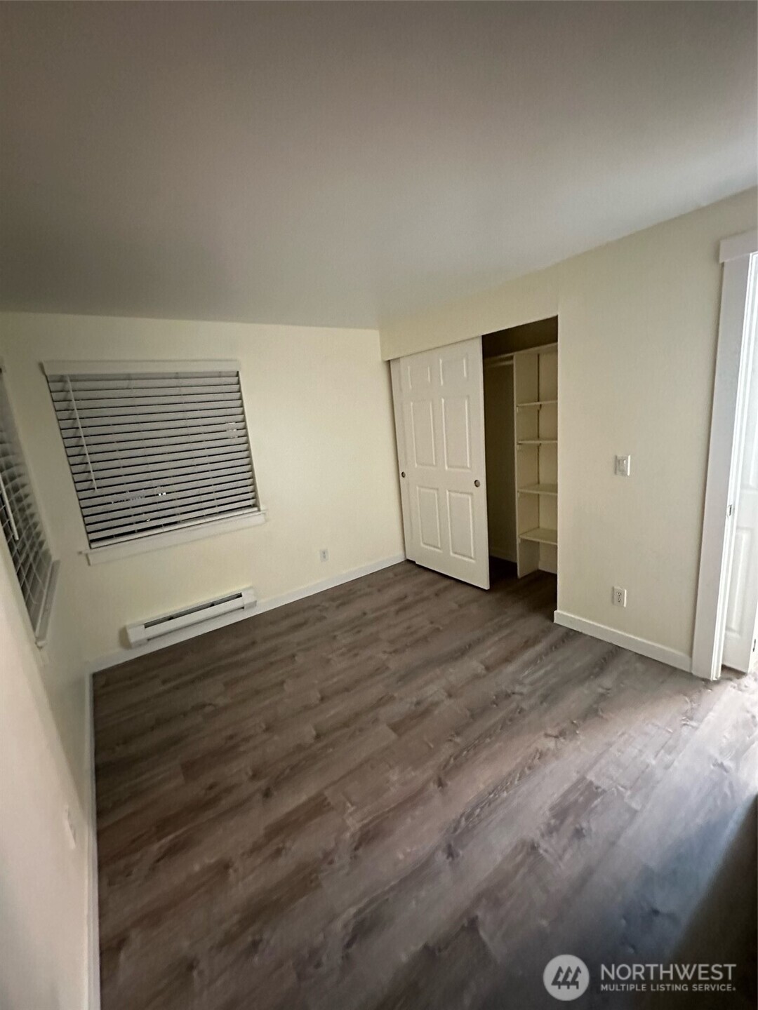 28704 18th Avenue S, Federal Way, WA 98003