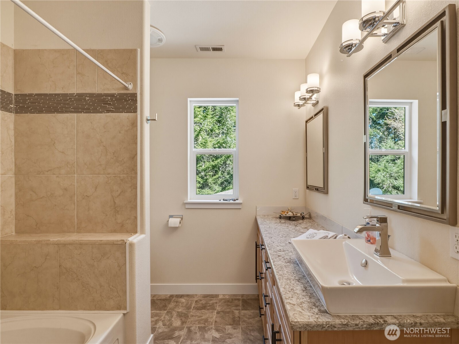 418 Shy Bear Road , Toutle, WA 98649