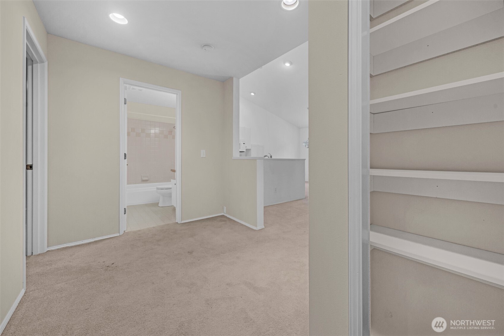 6527 200th Street SW #304, Lynnwood, WA 98036
