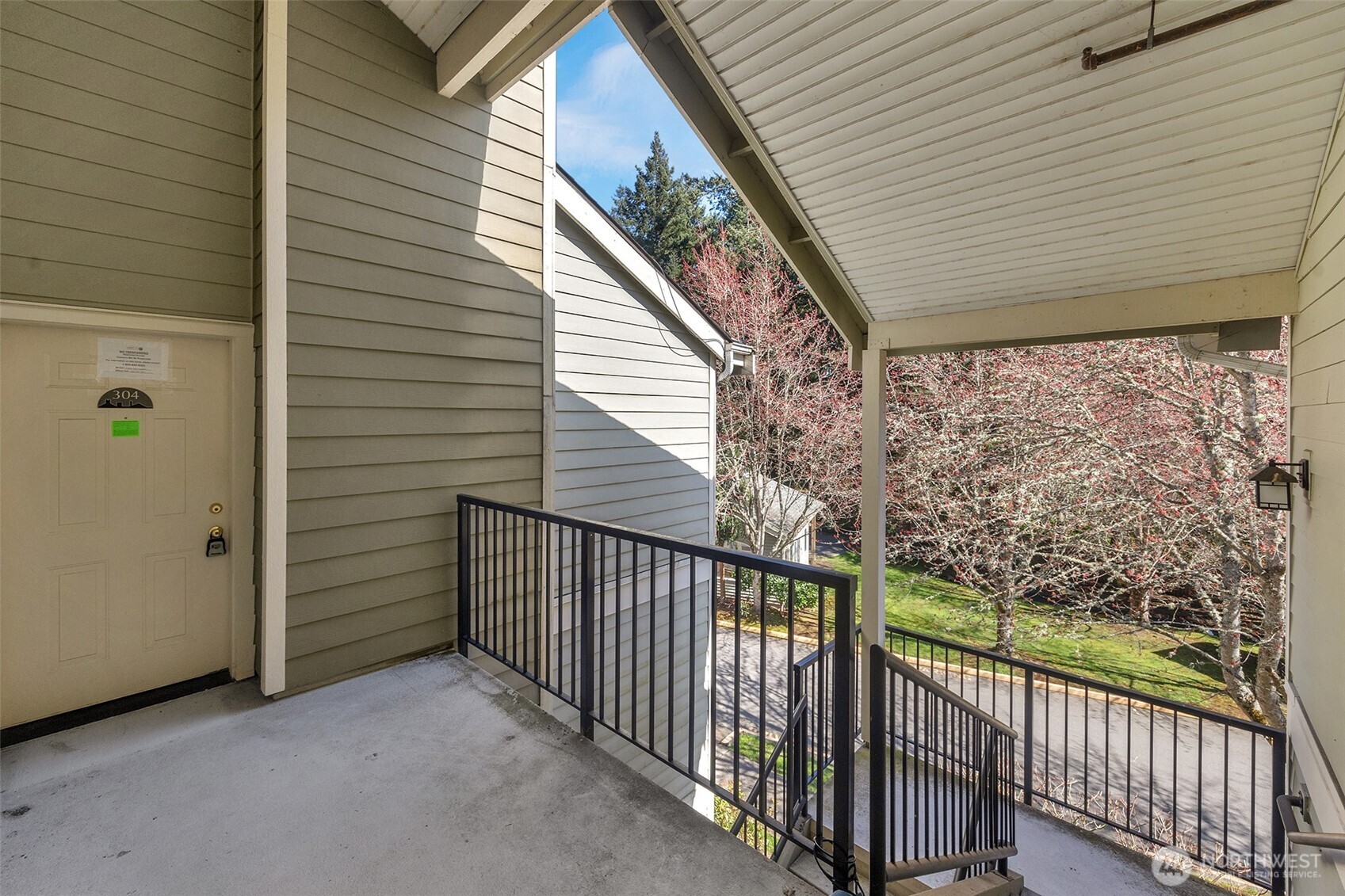 6527 200th Street SW #304, Lynnwood, WA 98036
