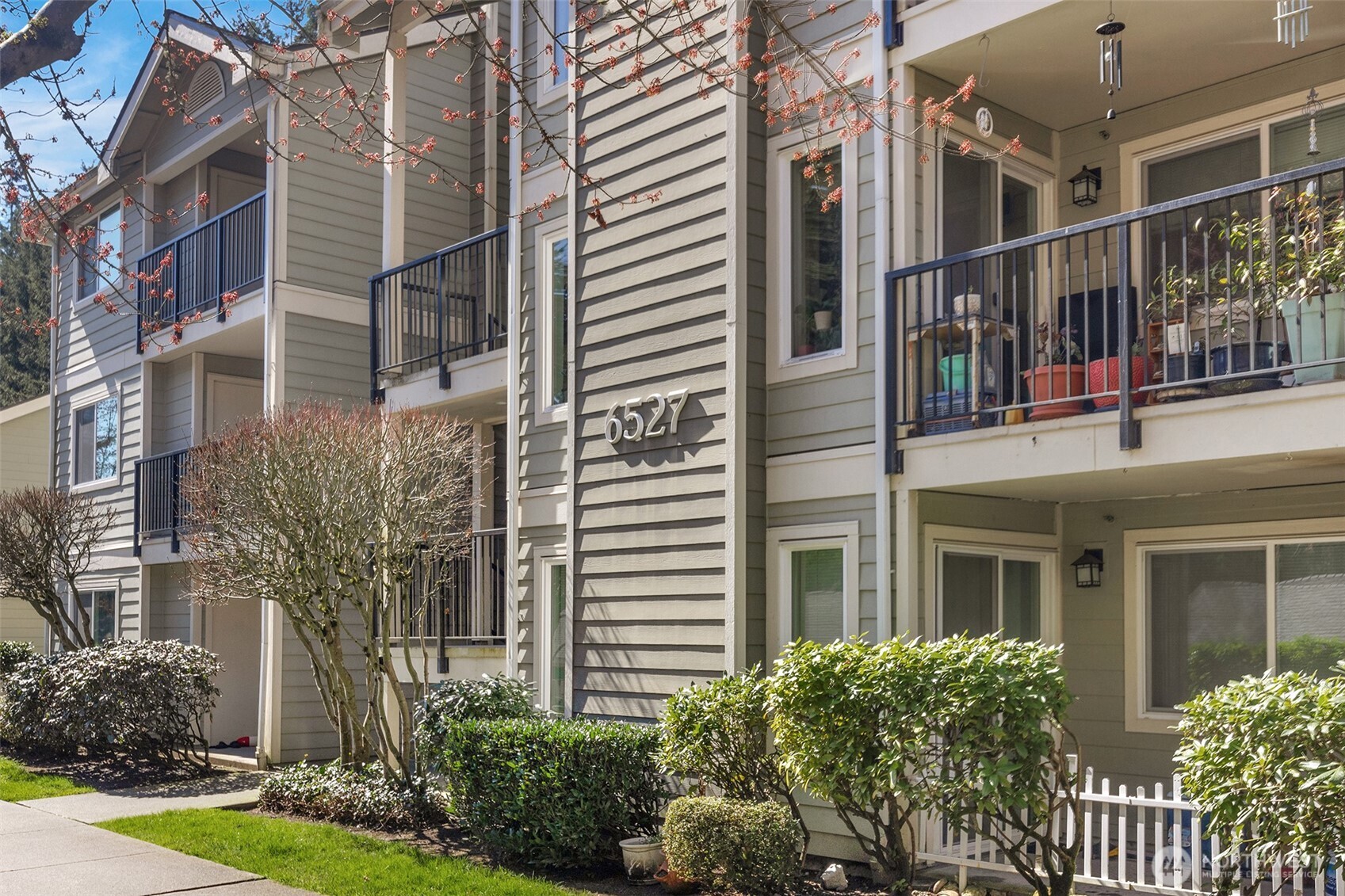6527 200th Street SW #304, Lynnwood, WA 98036
