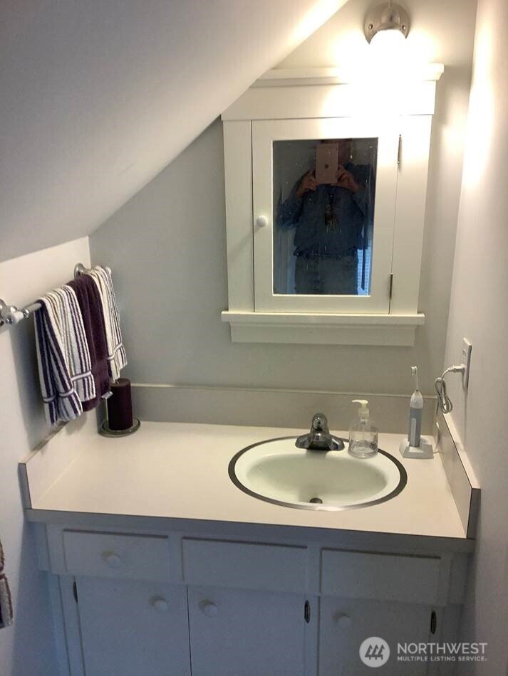 160 N Old Mill Road , Hoodsport, WA 98548