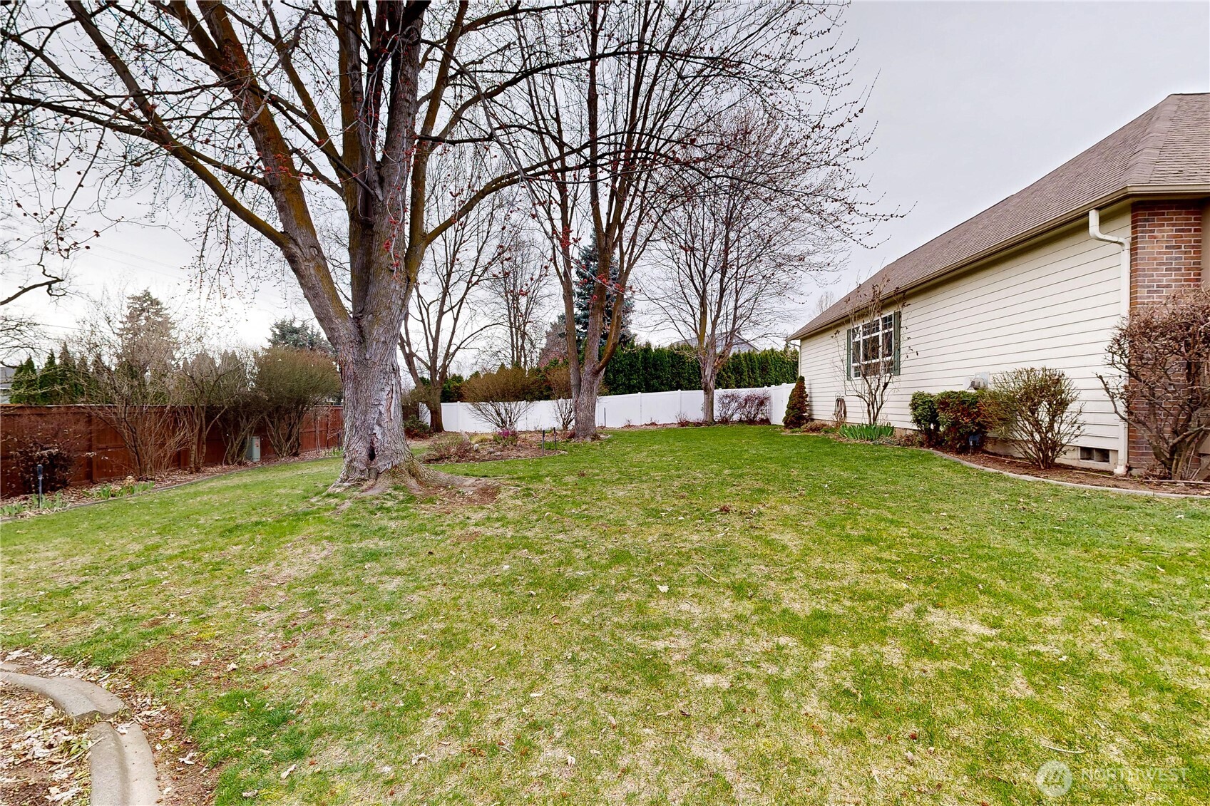 956 SE Garrison Drive , College Place, WA 99324