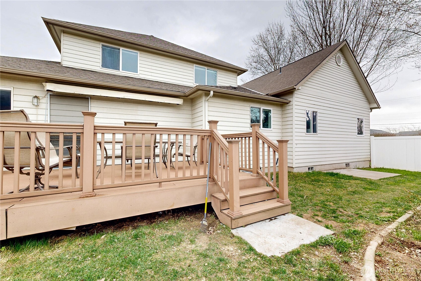 956 SE Garrison Drive , College Place, WA 99324