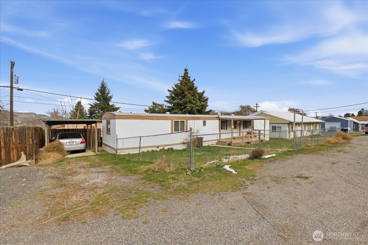 121 Dill Avenue , Grand Coulee, WA 99133