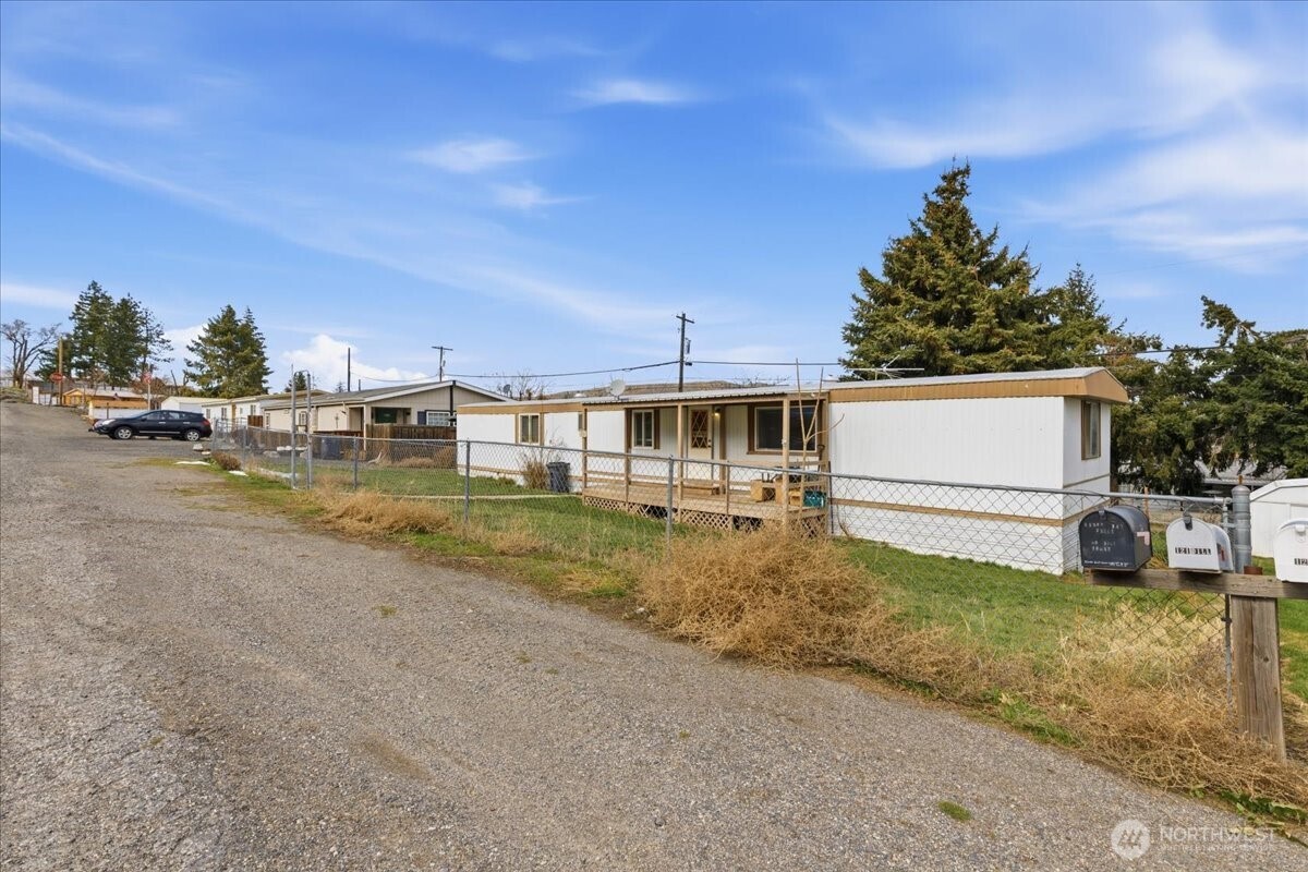 121 Dill Avenue , Grand Coulee, WA 99133