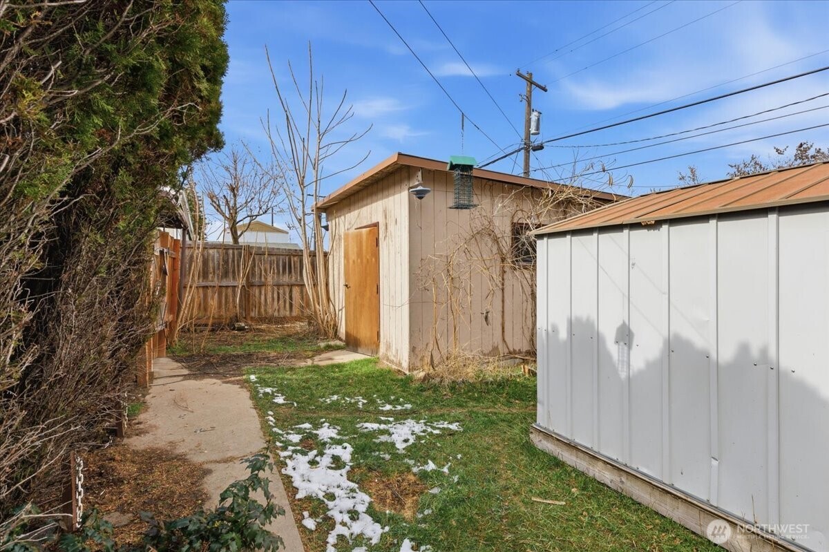 121 Dill Avenue , Grand Coulee, WA 99133