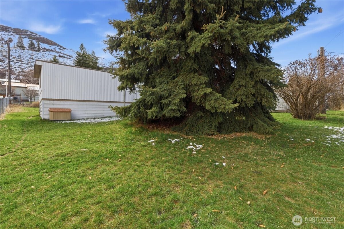 121 Dill Avenue , Grand Coulee, WA 99133