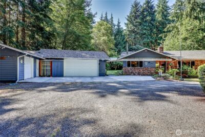 541 Surfcrest Place NE, Poulsbo, WA 98370
