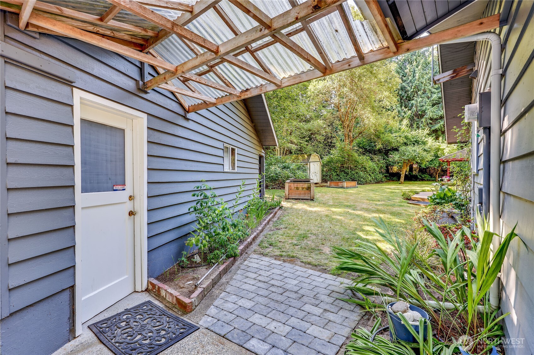 541 Surfcrest Place NE, Poulsbo, WA 98370