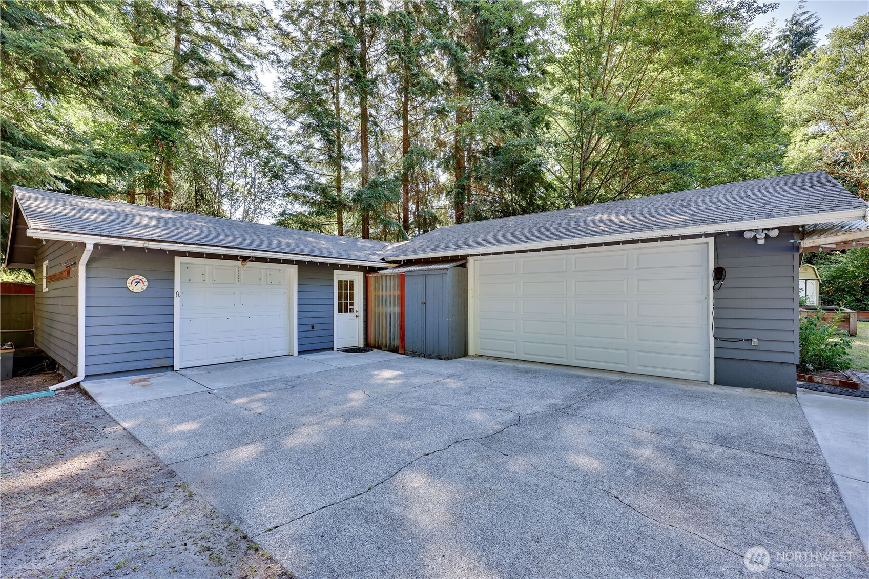 541 Surfcrest Place NE, Poulsbo, WA 98370