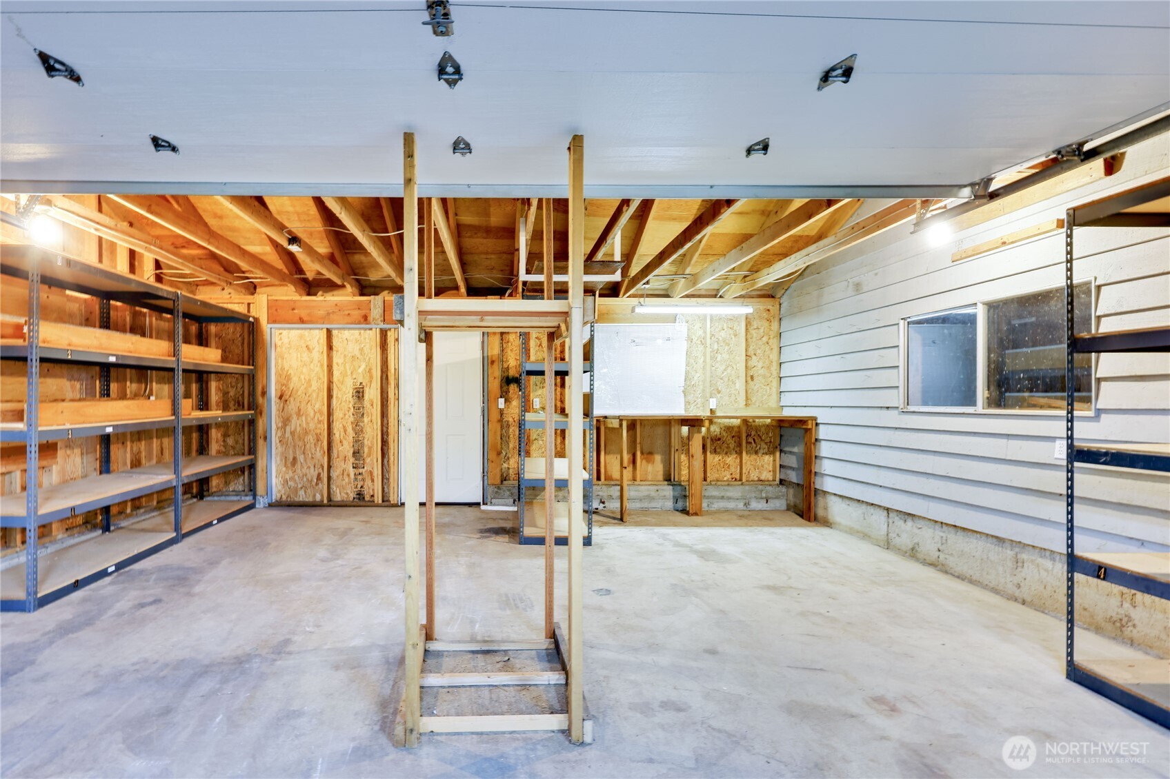 541 Surfcrest Place NE, Poulsbo, WA 98370