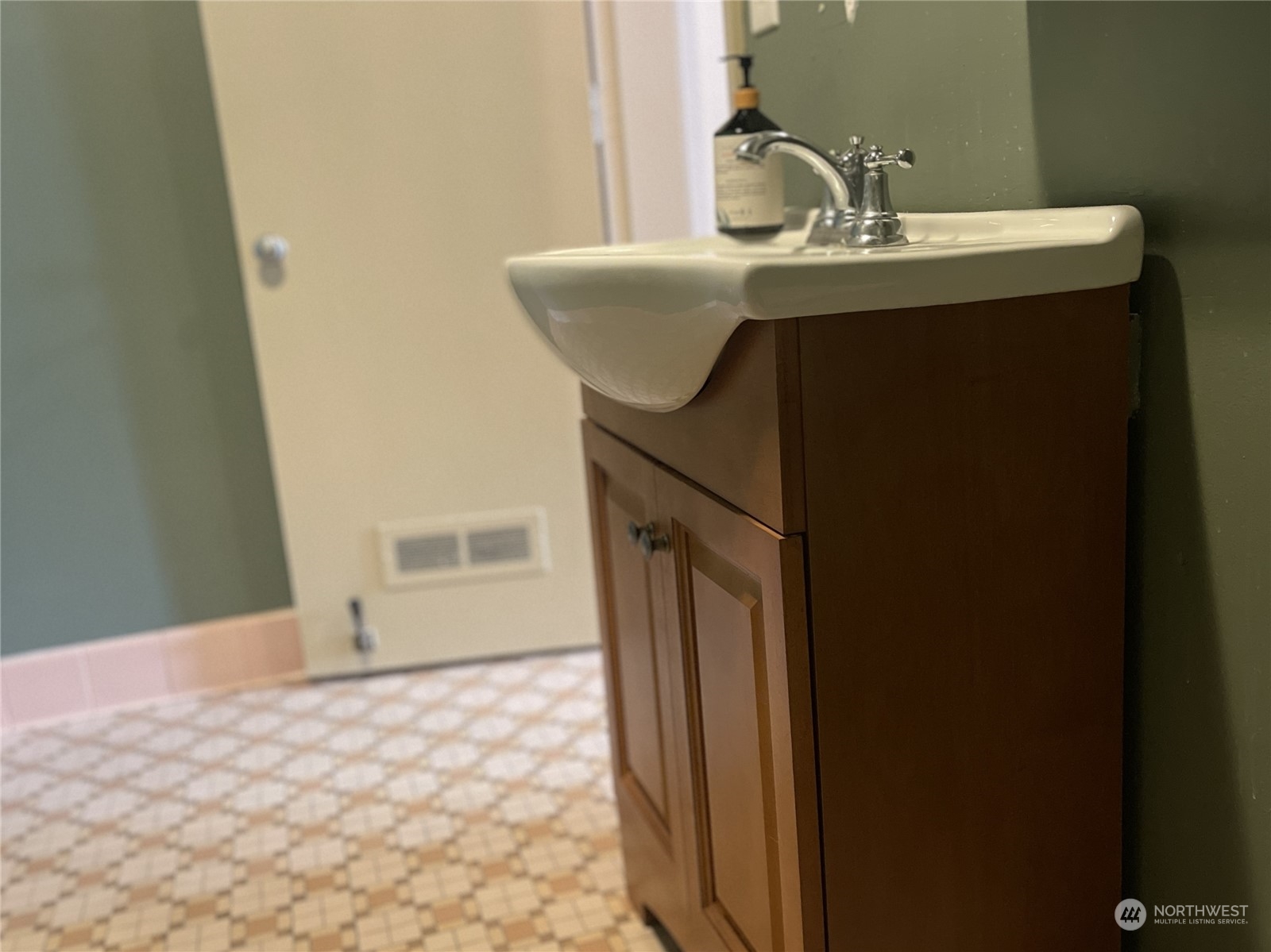 257 E Main Street , Dayton, WA 99328