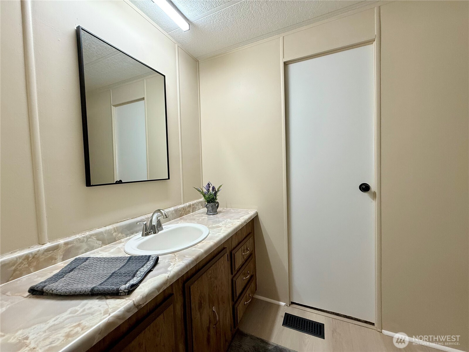 2207 Alonda Lane NE, Olympia, WA 98516