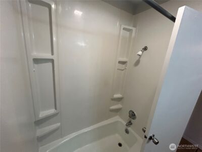3707 Northshore Boulevard NE, Tacoma, WA 98422 - Photo 3