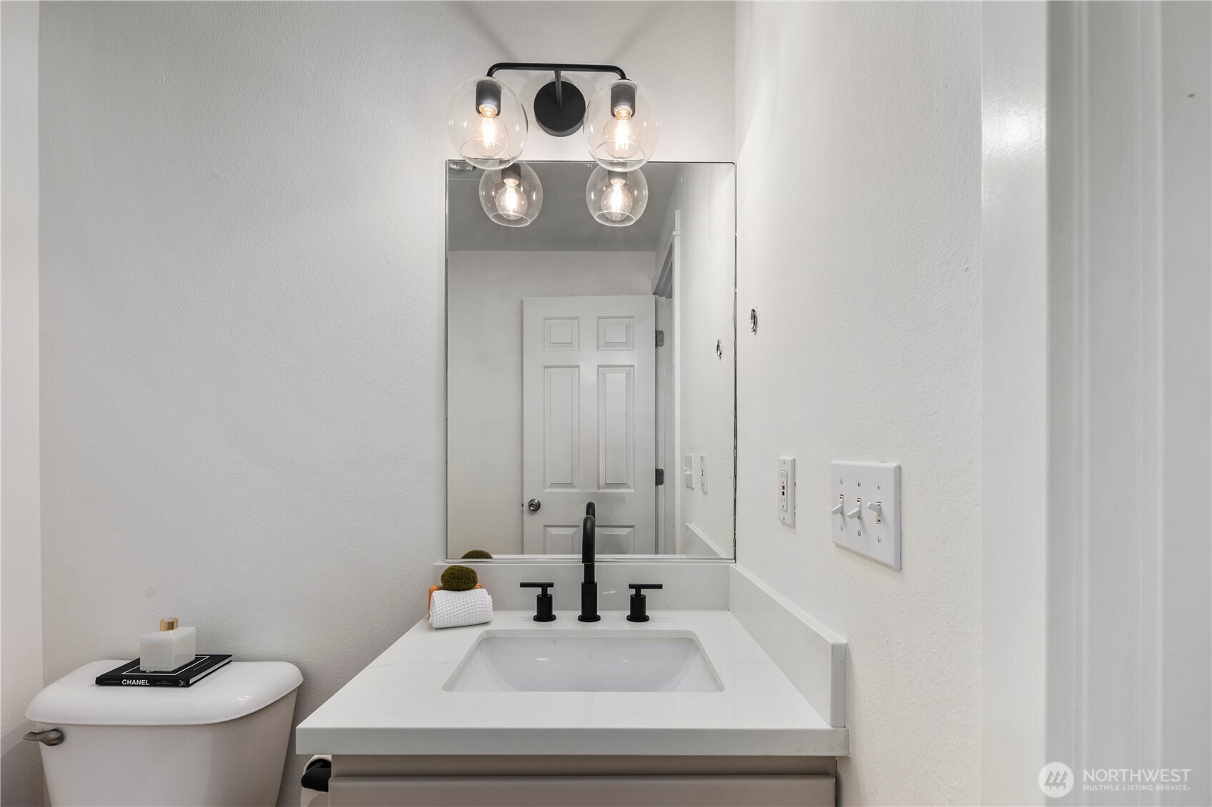 2646 NW 56th Street #B, Seattle, WA 98107