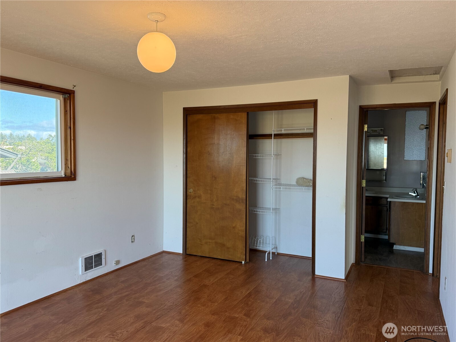 30011 G Street , Ocean Park, WA 98640