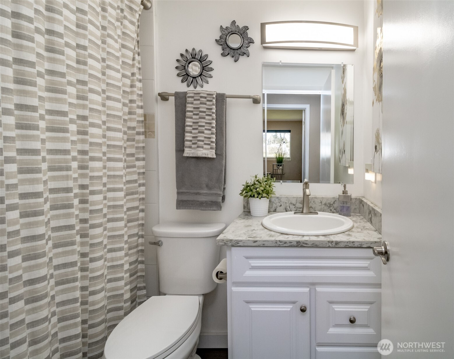 1627 S Verde Street , Tacoma, WA 98405