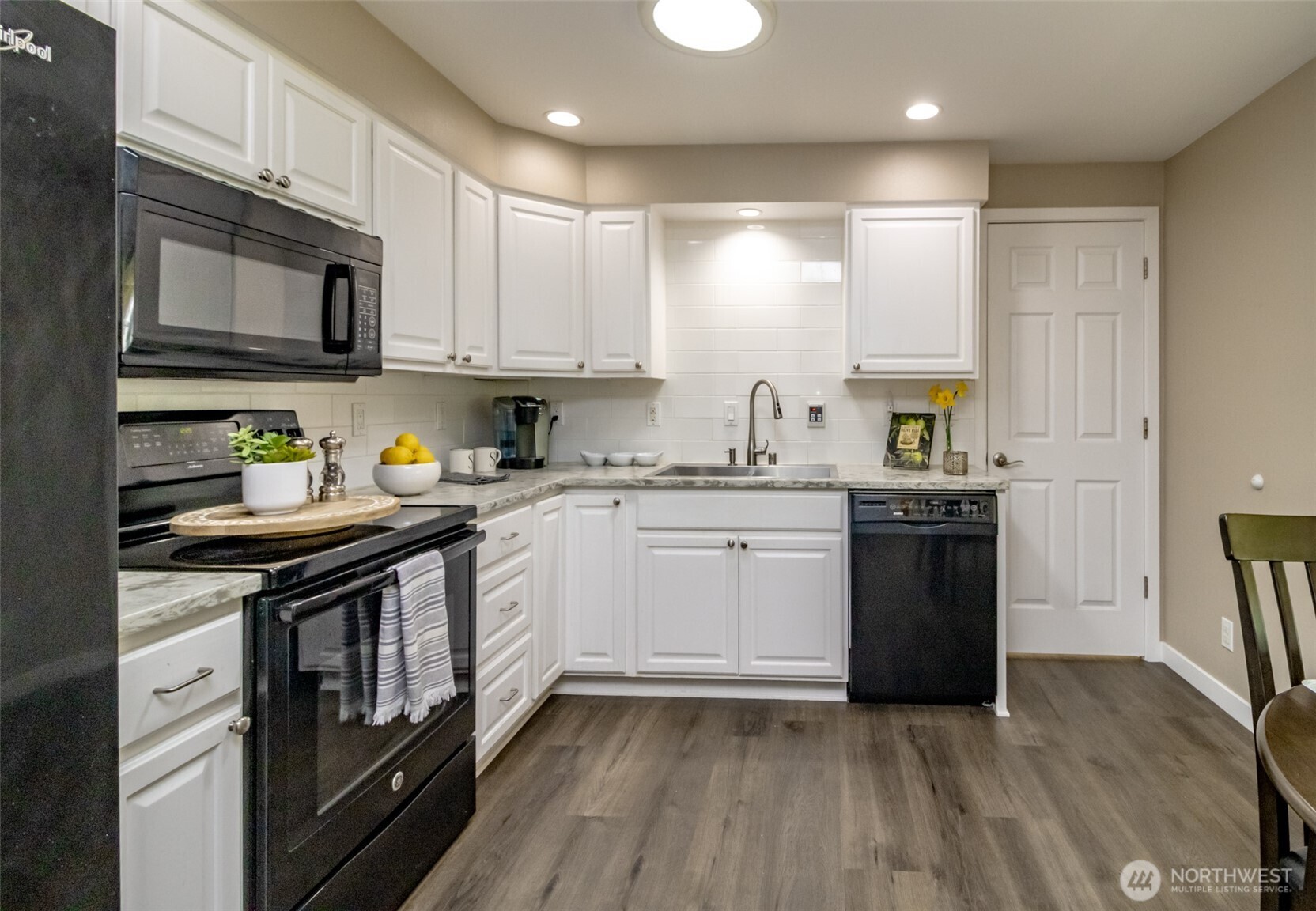 1627 S Verde Street , Tacoma, WA 98405