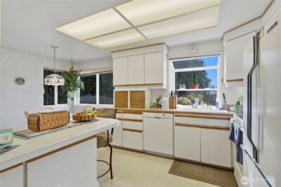 19640 SE 29th Street , Sammamish, WA 98075 - Photo 9