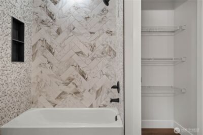 831 N Lawrence Street , Tacoma, WA 98406 - Photo 18