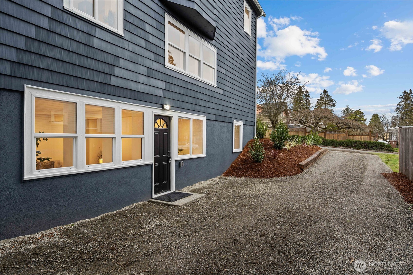 831 N Lawrence Street , Tacoma, WA 98406