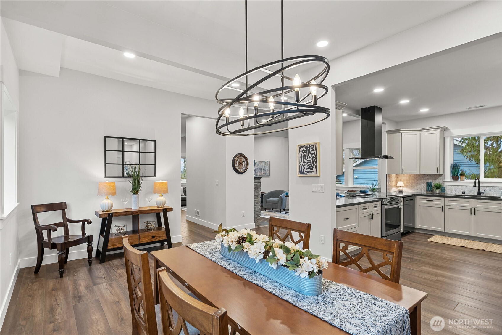 831 N Lawrence Street , Tacoma, WA 98406