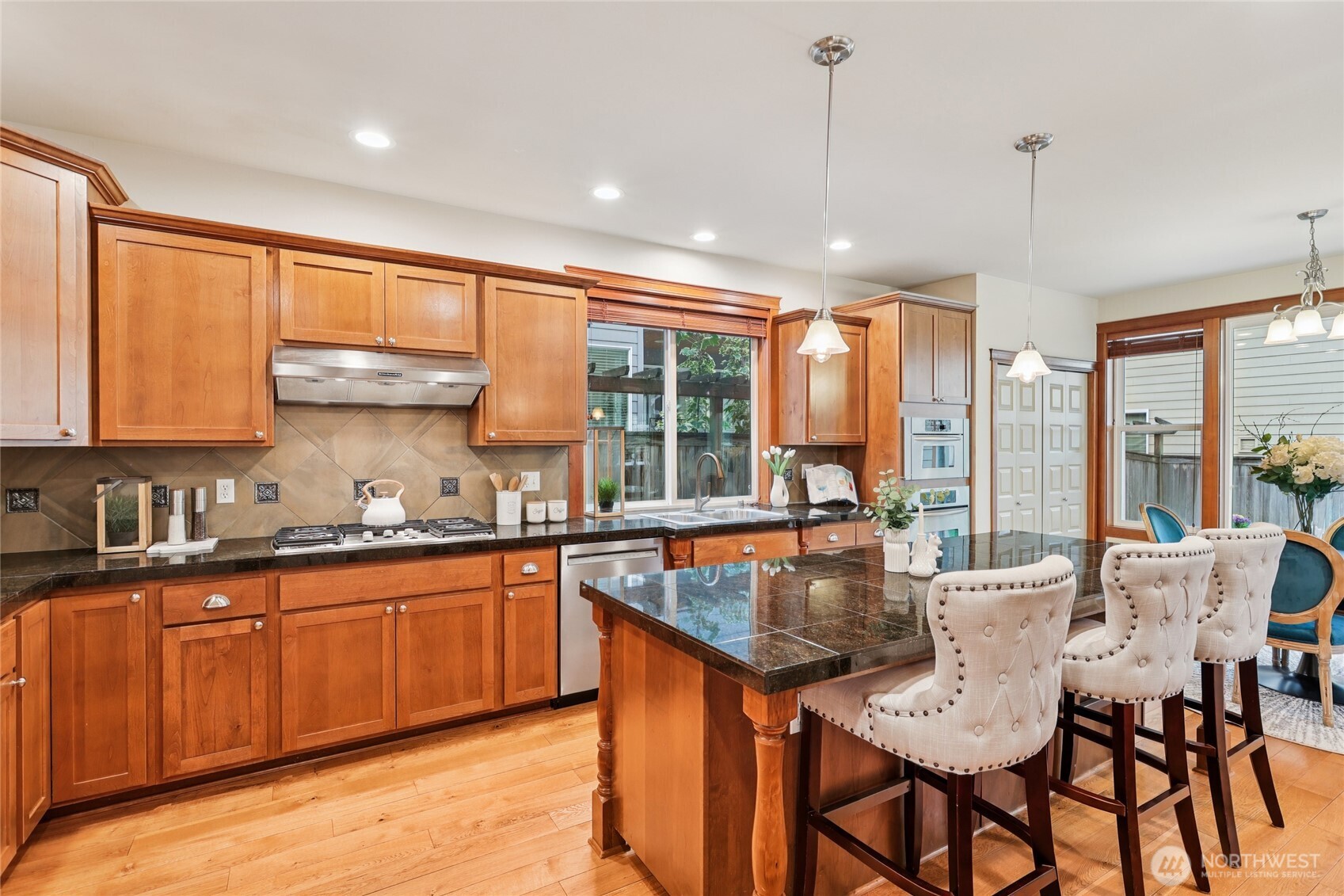 8827 NE 148th Place , Kenmore, WA 98028