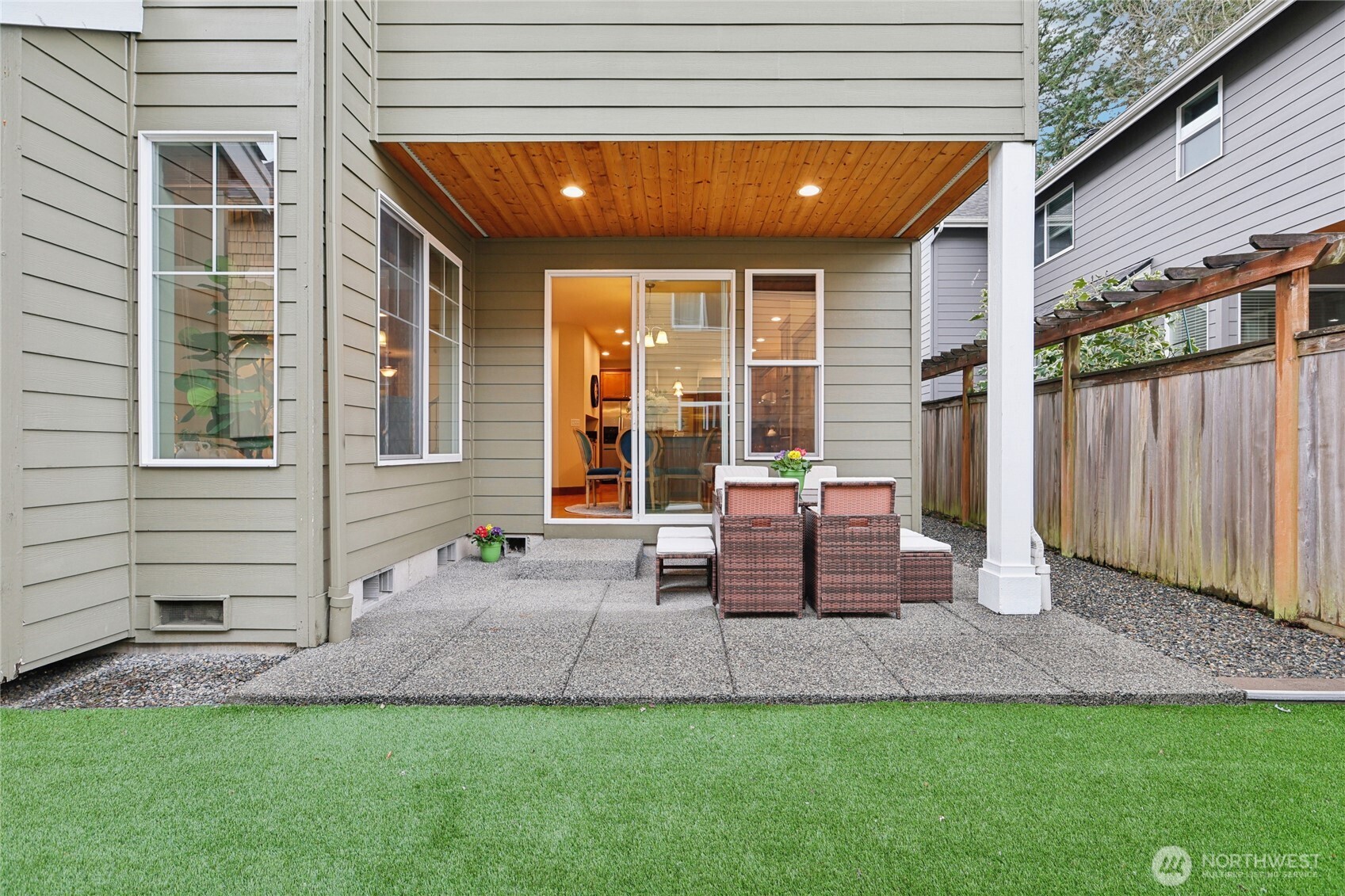 8827 NE 148th Place , Kenmore, WA 98028