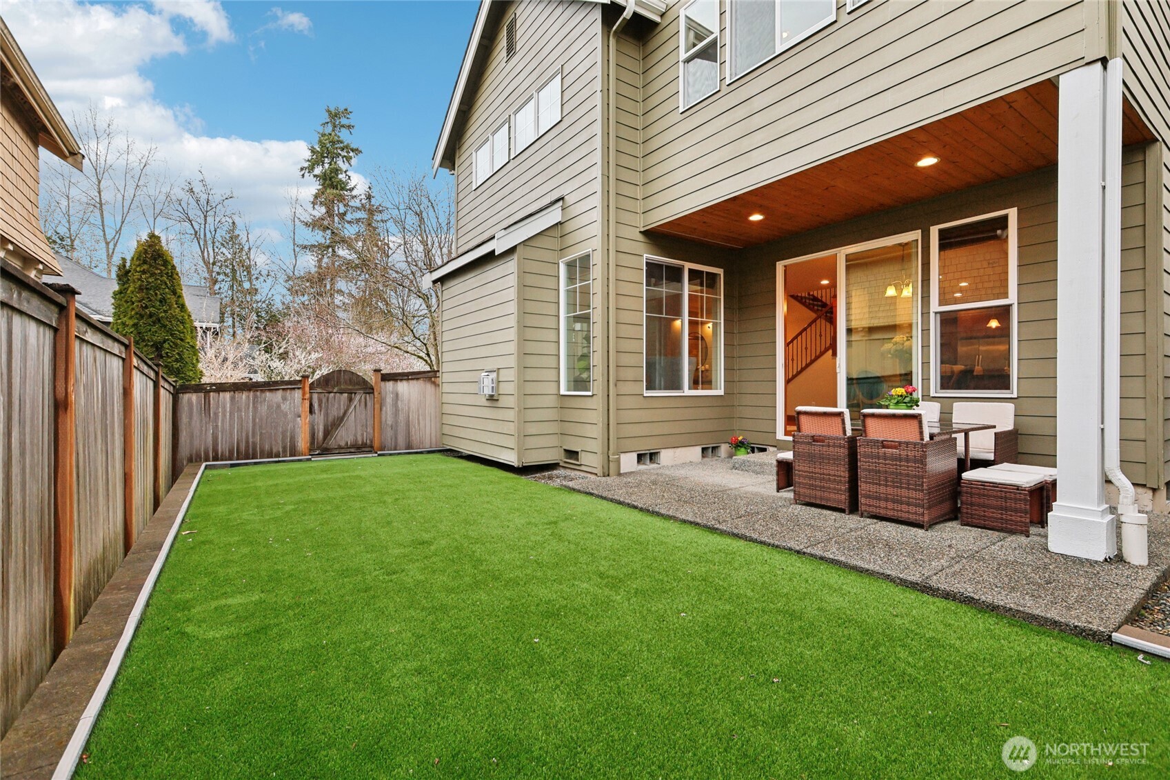 8827 NE 148th Place , Kenmore, WA 98028